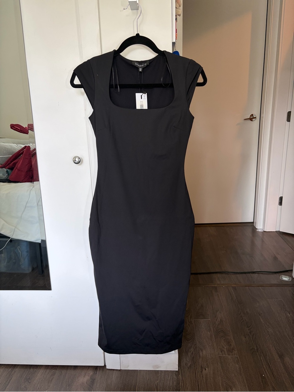 Dynamite Tana robe midi sculpt dress